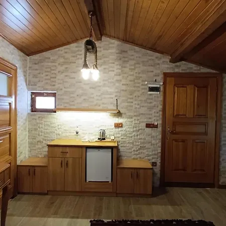 Yesil Inci Ayvalı